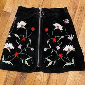 Zara flower Embroidered flower skirt, zipper, xs